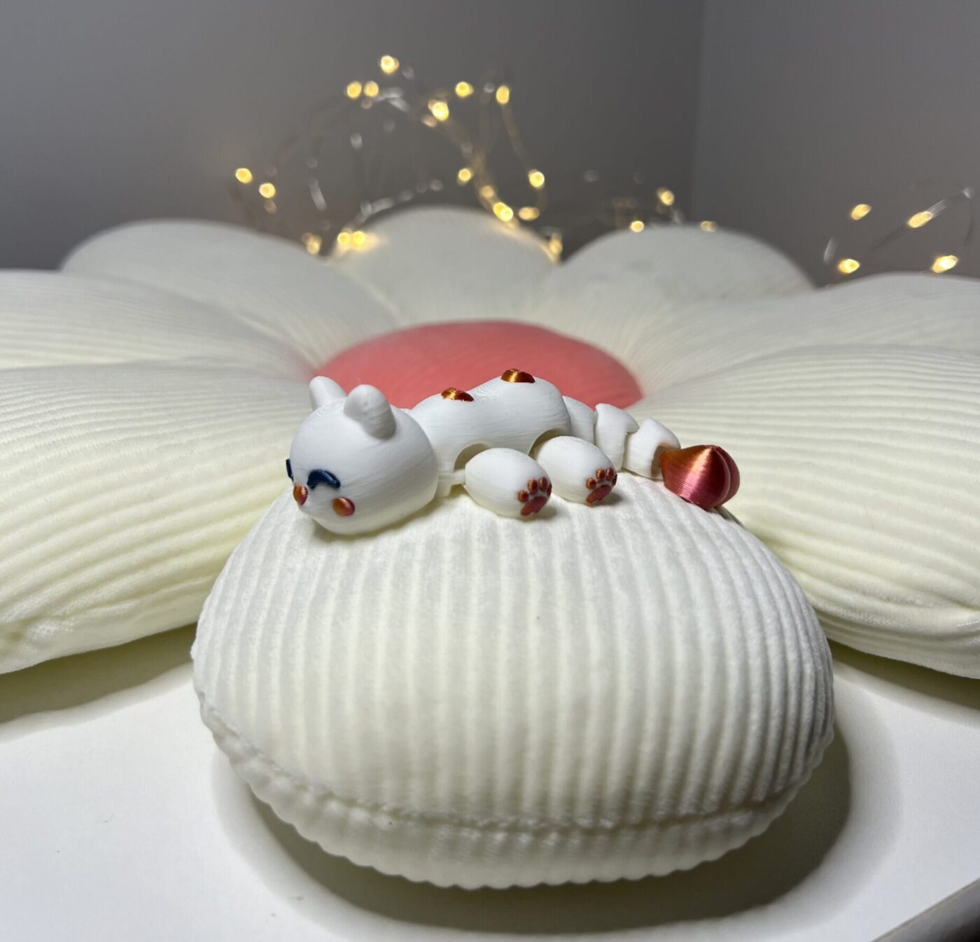 Kotek Kawaii biały